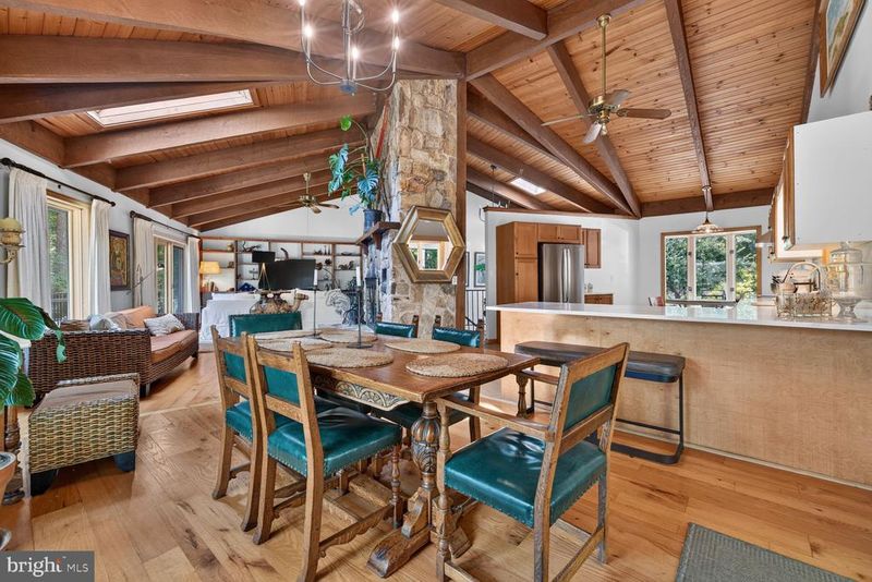 13728 Pryor Rd, Thurmont, MD 21788