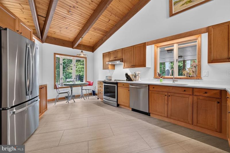13728 Pryor Rd, Thurmont, MD 21788
