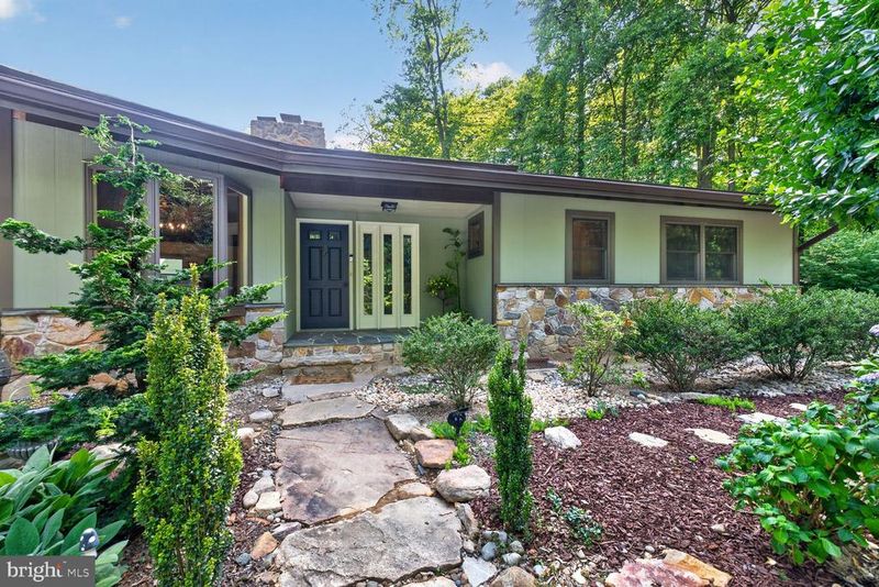 13728 Pryor Rd, Thurmont, MD 21788