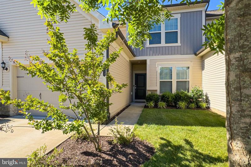 6312 Virginia Bluebell Ln, Haymarket, VA 20169