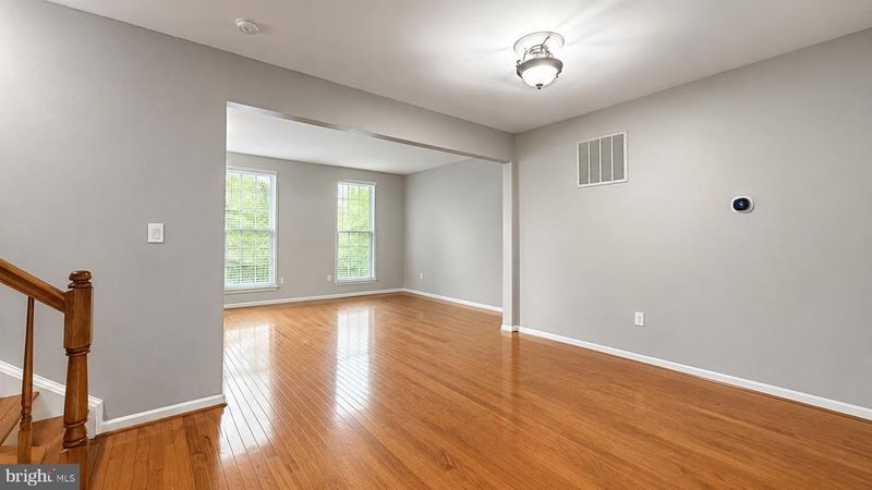 20227 Seneca Sq, Ashburn, VA 20147