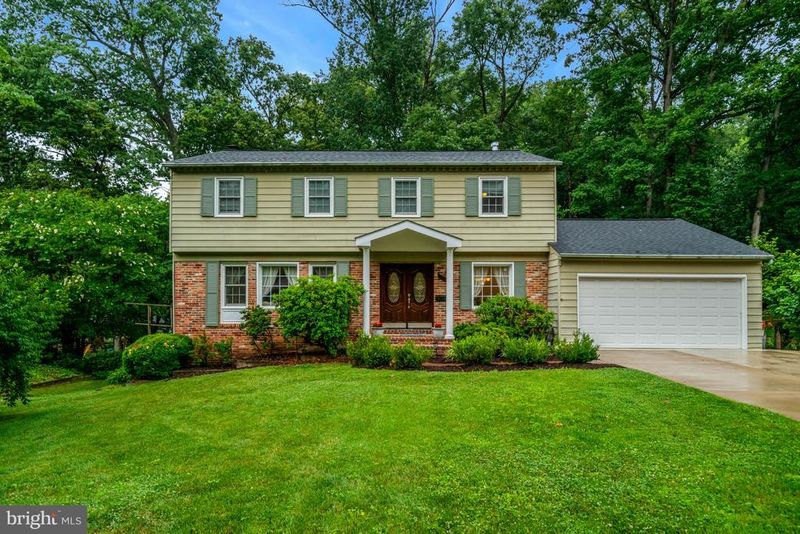 8304 Five Gates Rd, Annandale, VA 22003