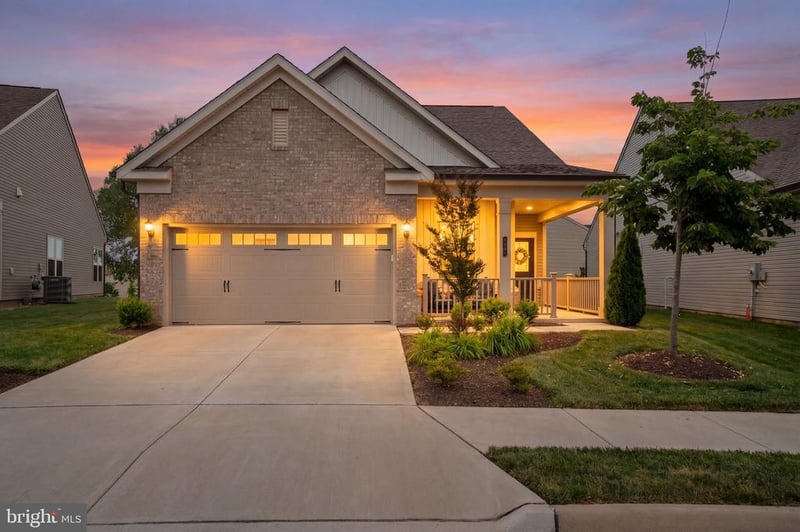 6773 Azalea Garden Ln, Haymarket, VA 20169