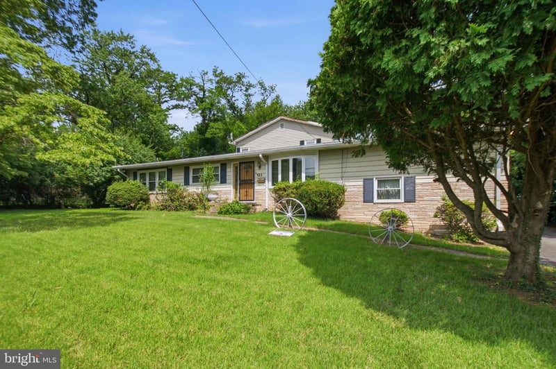 511 Malcolm Rd NW, Vienna, VA 22180
