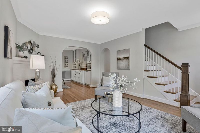 1115 N Harrison St, Arlington, VA 22205