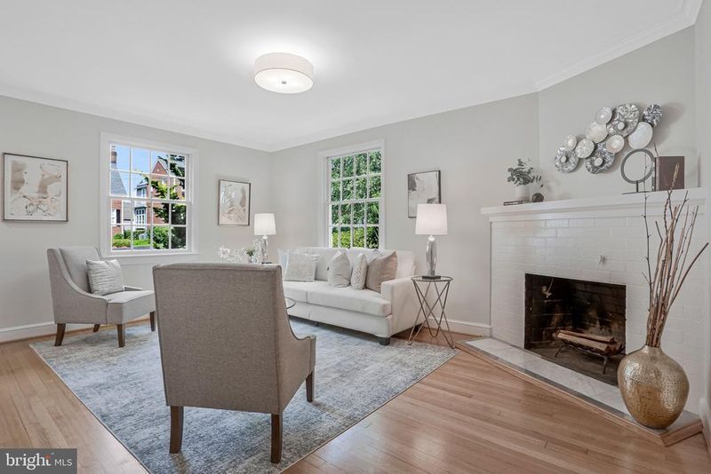 1115 N Harrison St, Arlington, VA 22205