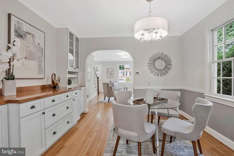 1115 N Harrison St, Arlington, VA 22205