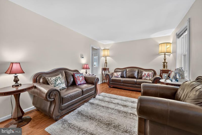 5406 Spring Ln, Hyattsville, MD 20781
