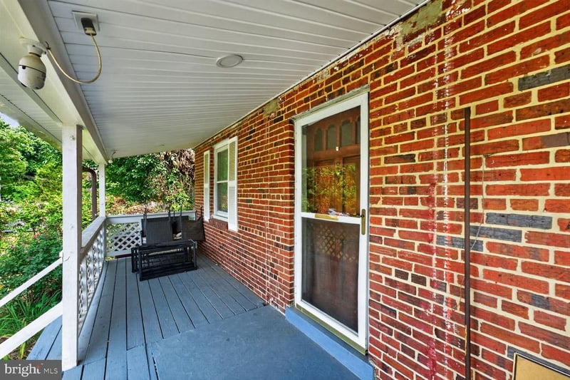 5406 Spring Ln, Hyattsville, MD 20781