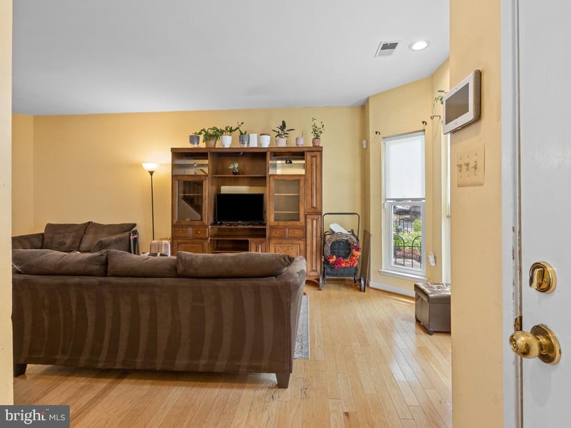 3714 Roosevelt Pl NE, Washington, DC 20019