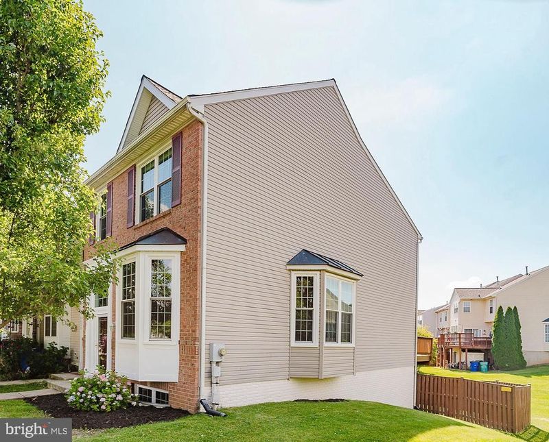 5141 Mclauren Ln, Frederick, MD 21703