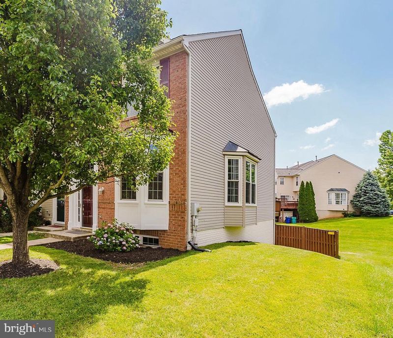 5141 Mclauren Ln, Frederick, MD 21703