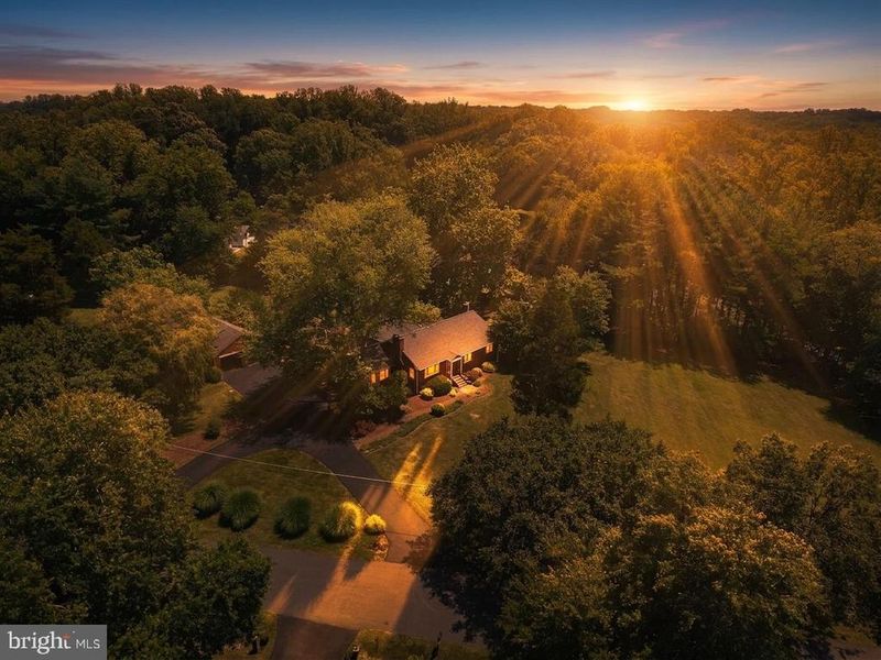 6251 Woodfair Dr, Fairfax Station, VA 22039