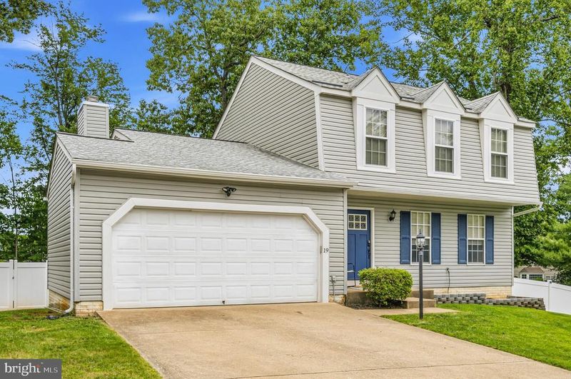 19 Rocky Way Dr, Stafford, VA 22554