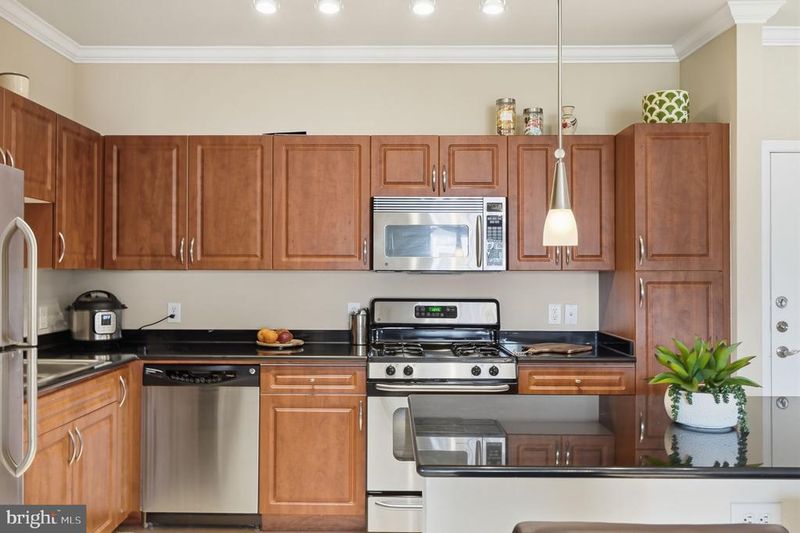 12957 Centre Park Cir #304, Herndon, VA 20171