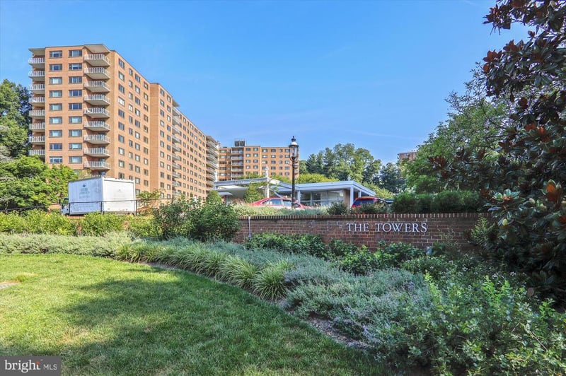 4201 Cathedral Ave NW #908E, Washington, DC 20016
