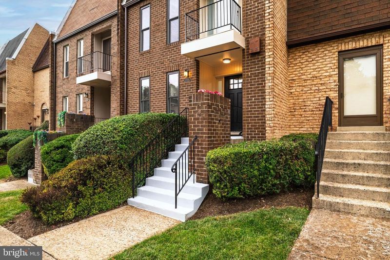 1715 Tyvale Ct, Vienna, VA 22182