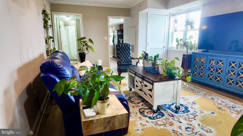 912 Barnaby St SE #302, Washington, DC 20032