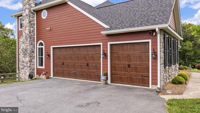 11293 Allium Ln, Lovettsville, VA 20180