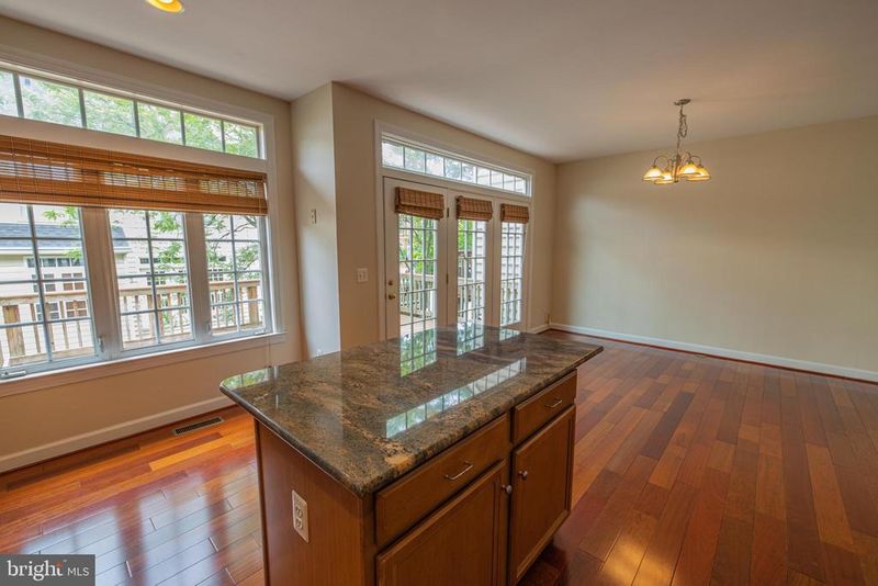 9243 Point Replete Dr, Fort Belvoir, VA 22060