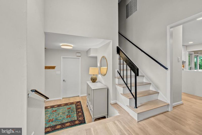 6706 Pine Creek Ct, Mclean, VA 22101