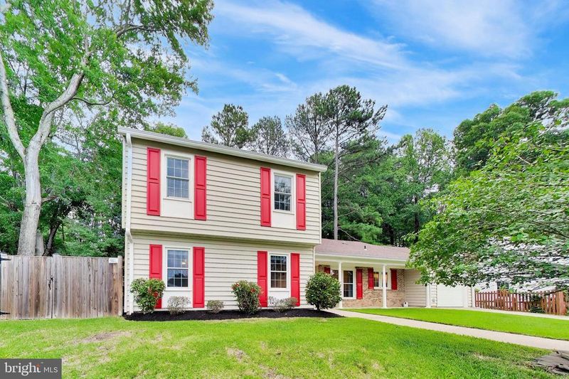 6800 Moon Rock Ct, Alexandria, VA 22306