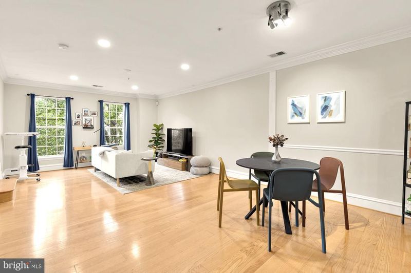 1591 Leeds Castle Dr #201, Vienna, VA 22182