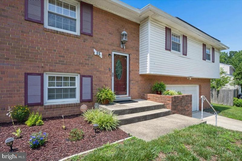 15 Herrington Dr, Upper Marlboro, MD 20774