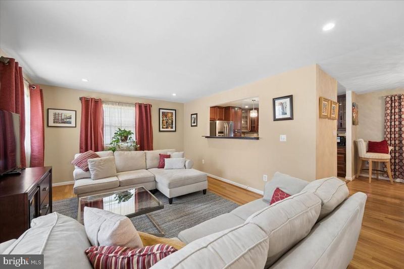 15 Herrington Dr, Upper Marlboro, MD 20774