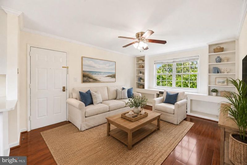 1722 W Abingdon Dr #301, Alexandria, VA 22314