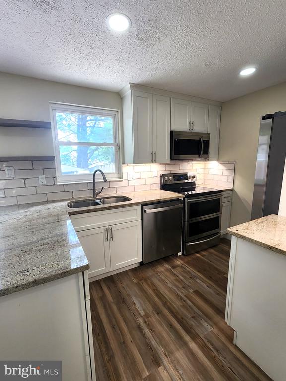 13527 Duhart Rd, Germantown, MD 20874