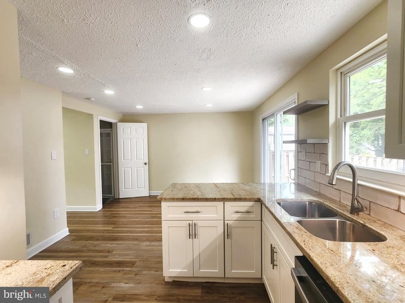 13527 Duhart Rd, Germantown, MD 20874