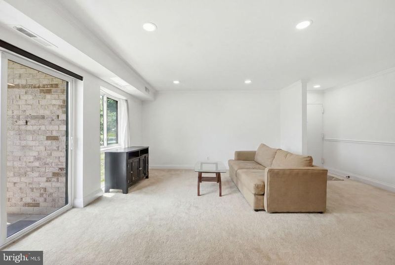6141 Edsall Rd #E, Alexandria, VA 22304