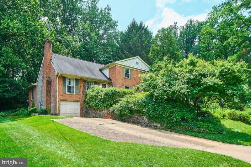 3606 Bent Branch Ct, Falls Church, VA 22041