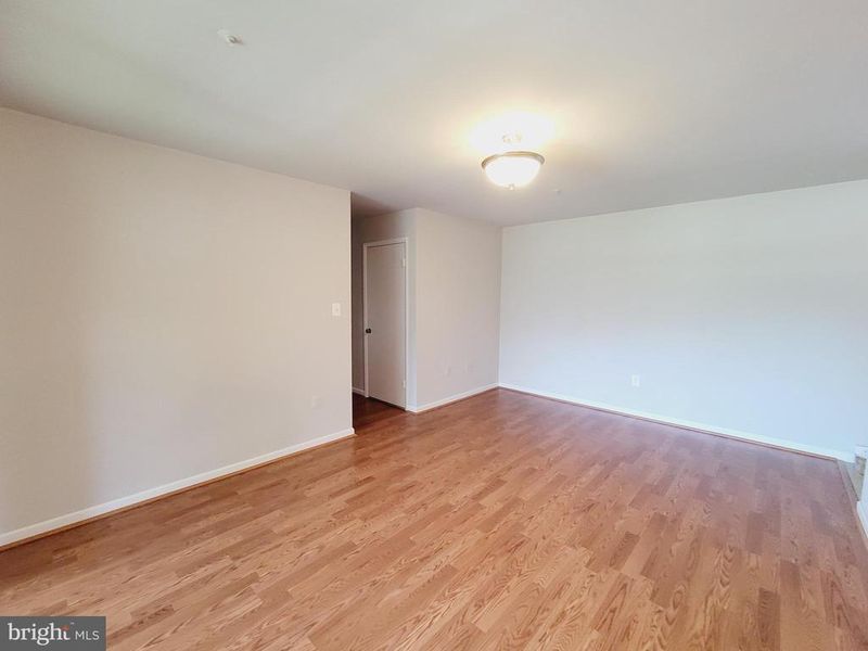 7908 Pearlbush Dr #301, Gaithersburg, MD 20879