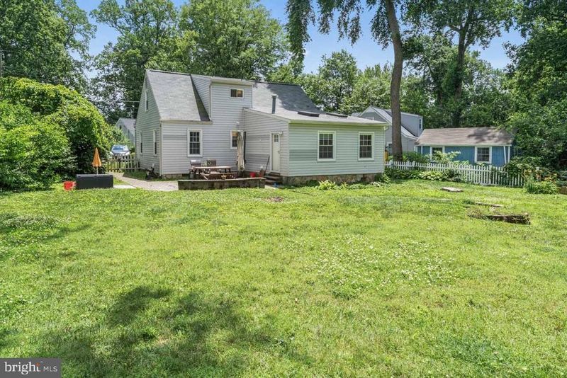 7312 Poplar Ct, Falls Church, VA 22042