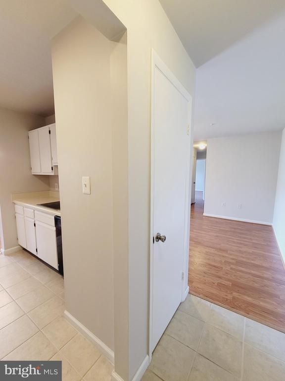 7908 Pearlbush Dr #301, Gaithersburg, MD 20879