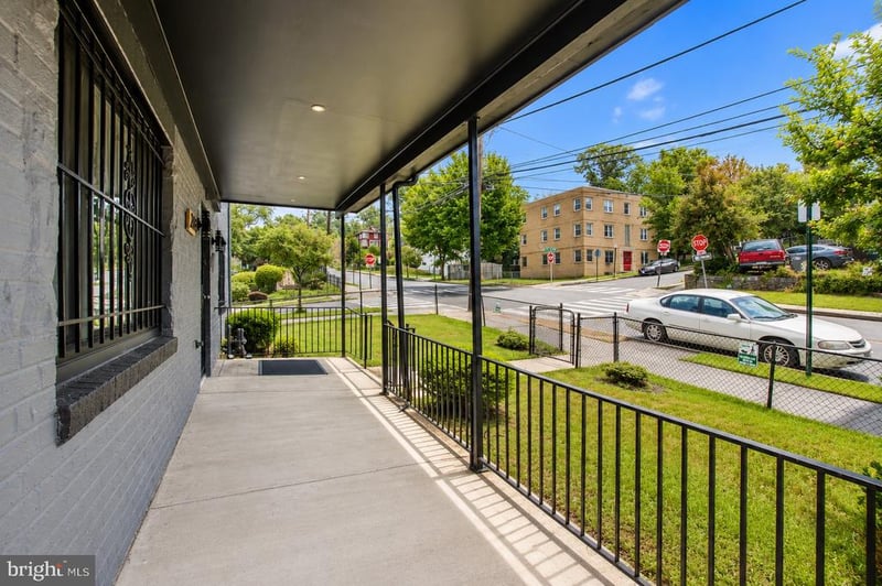 2834 R St SE #2, Washington, DC 20020
