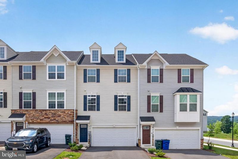 315 Paca Gardens Ln, Frederick, MD 21703
