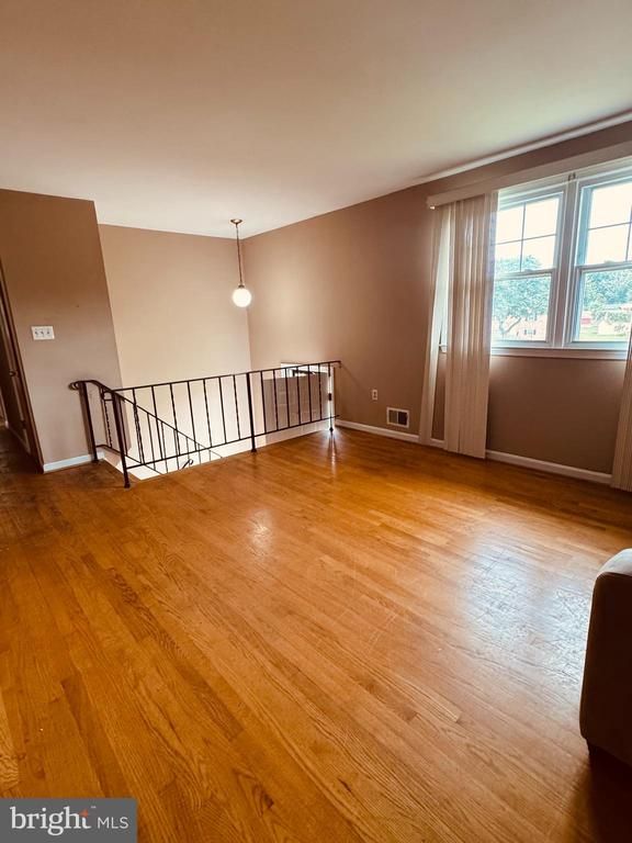 5204 Larwin Ct, Temple Hills, MD 20748