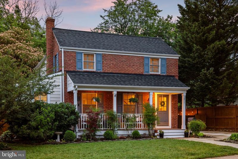5811 11th St N, Arlington, VA 22205