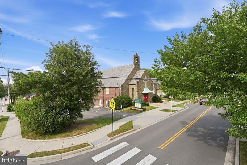 935 23rd St S, Arlington, VA 22202