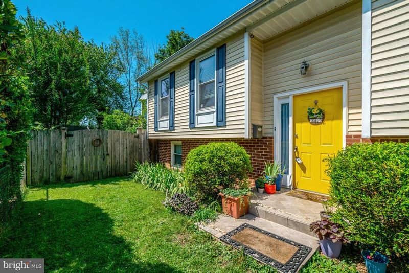 2616 18th St S, Arlington, VA 22204