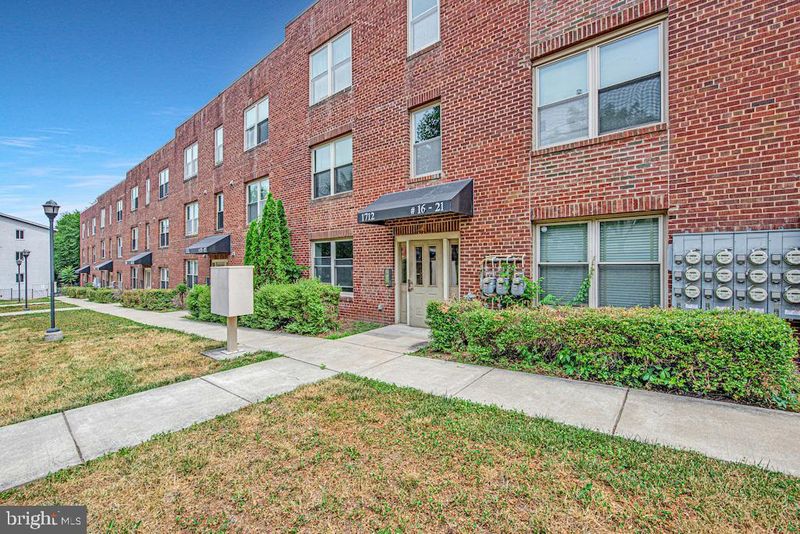 1712 W St SE #17, Washington, DC 20020