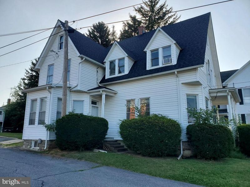 33 E Main St, Middletown, MD 21769