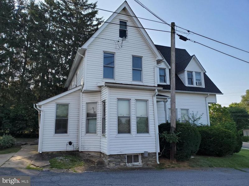33 E Main St, Middletown, MD 21769