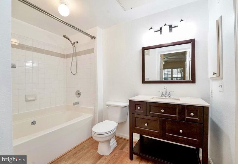 3021 Nicosh Cir #1103, Falls Church, VA 22042