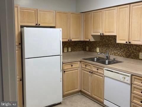3005 S Leisure World Blvd #523, Silver Spring, MD 20906