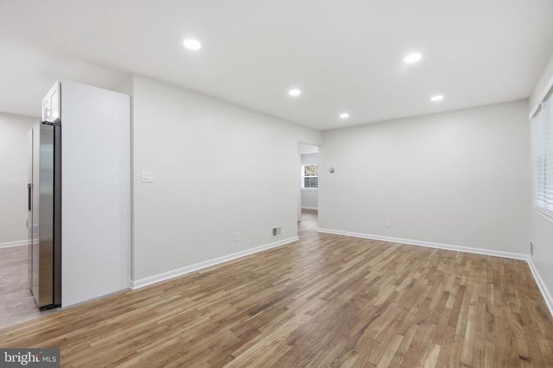 18 Grandin Cir, Rockville, MD 20851