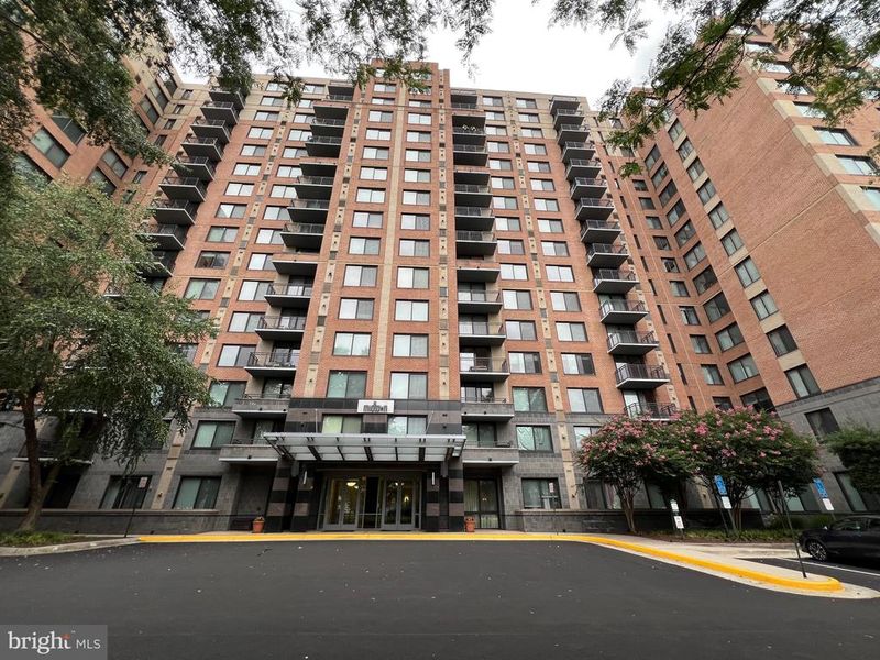 2451 Midtown Ave #606, Alexandria, VA 22303